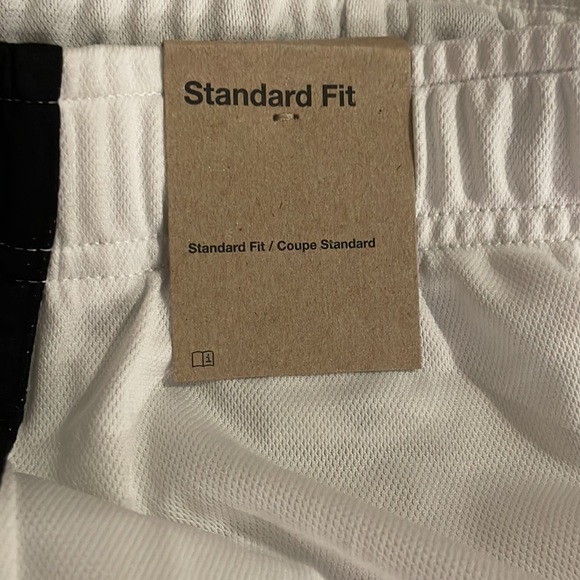 Nike Standard Fit Size L White Dri-Fit Shorts with Black and Gray Trim NWT - Picture 5 of 8